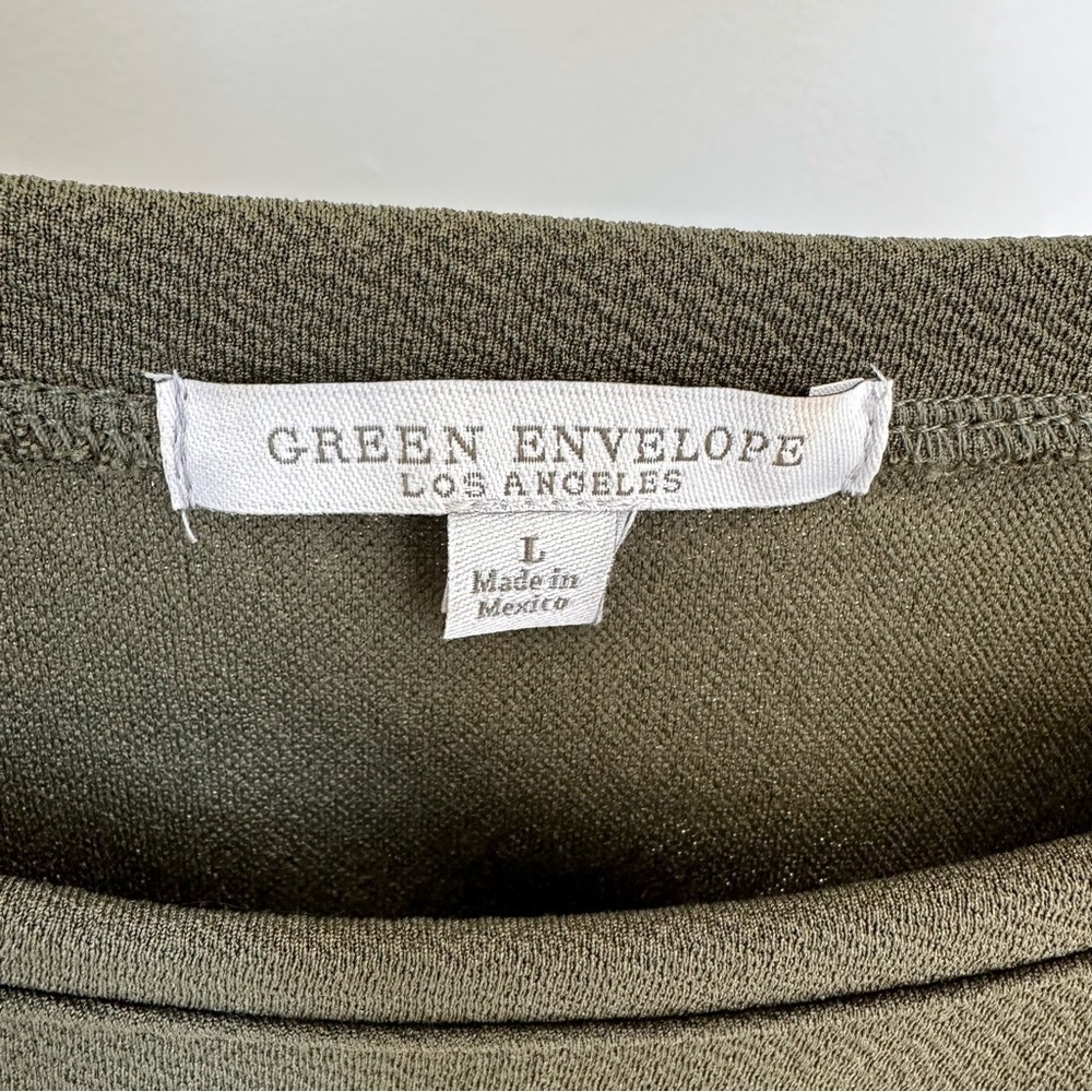 Green Envelope Army Green Ruffled Short Sleeve Shirt Size Large - Picture 8 of 9